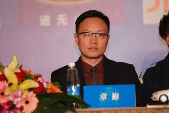 温柔教授被打屁股sp