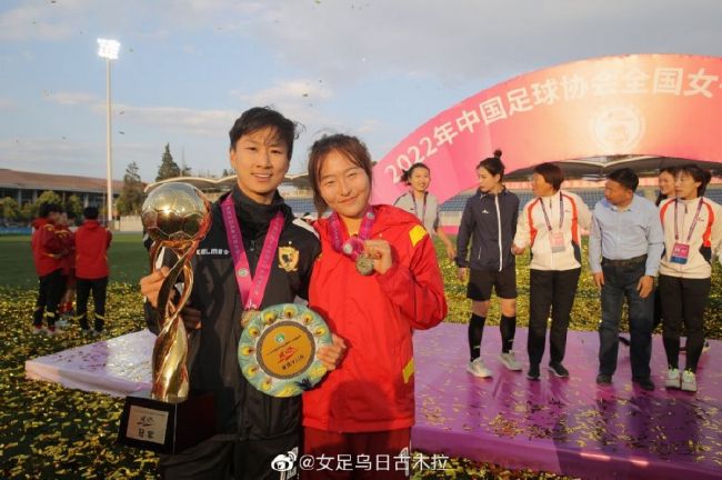 大胸美女被捏胸